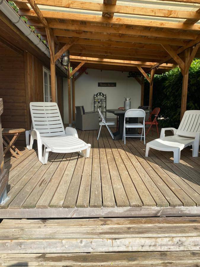 Gîte pour 4 personnes, avec vue ainsi que jardin et piscine, animaux acceptés à Vézac - 3
