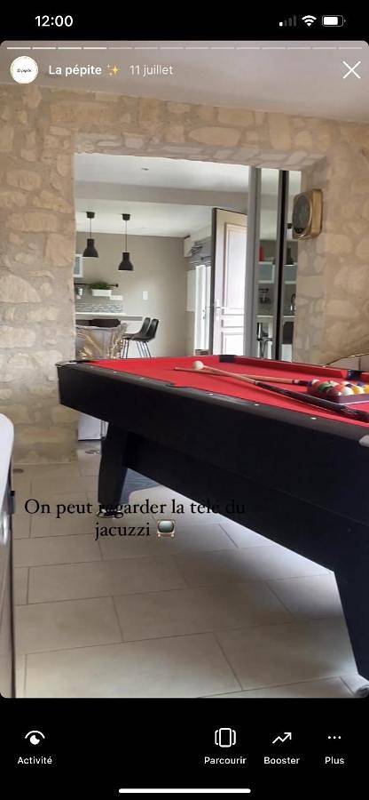 Cottage pour 12 personnes, avec terrasse et jacuzzi à Fleurines