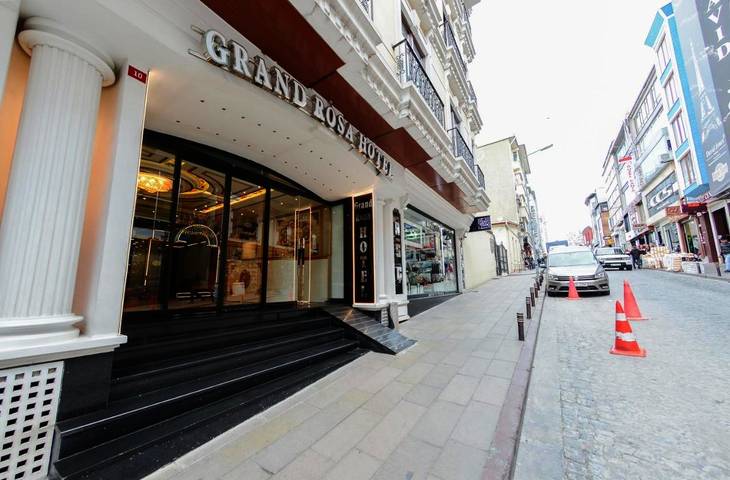 Hotel para 5 pessoas, com vista e terraço e ainda vista para o lago and sauna em Istambul