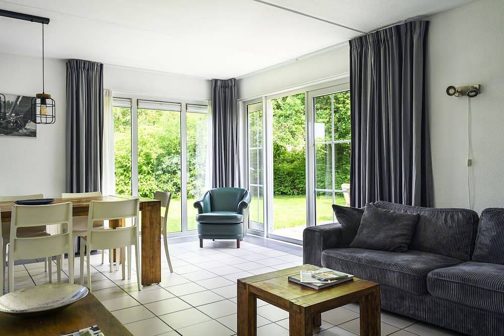 Bungalowpark It Wiid by Interhome in Earnewâld, Nationalpark De Alde Feanen