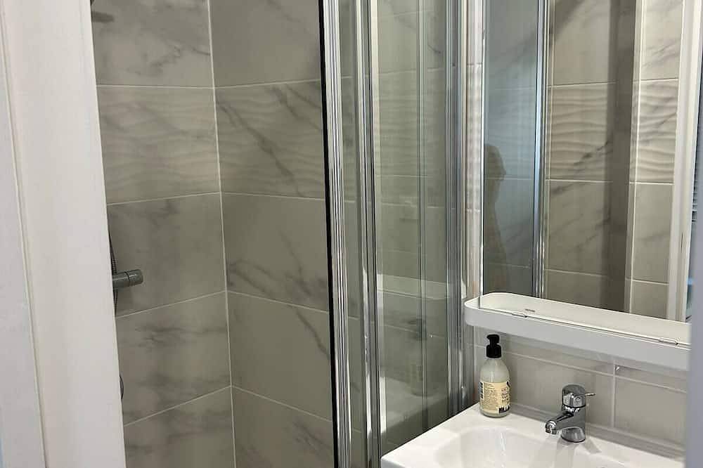 Entire apartment, Studio Centre Ville Massy in Massy, Essonne