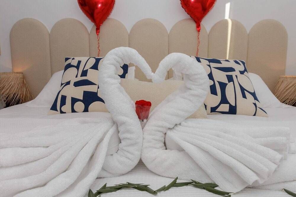Ganze Wohnung, Casa Amor & Spa - Suite Romantique Loveroom Jacuzzi Privatif et Petits Déjeuners in Montfort-sur-Argens, Brignoles Region