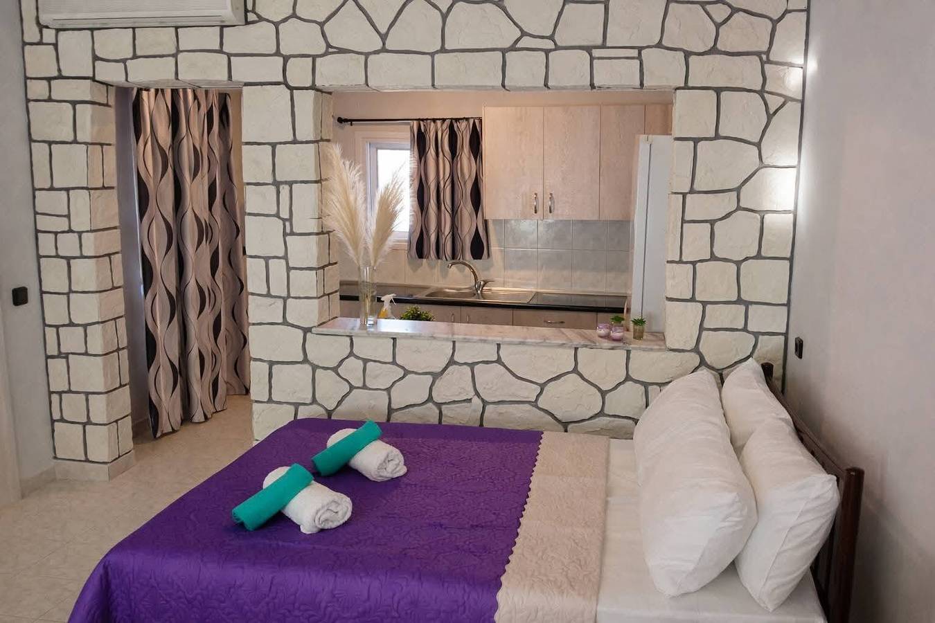 Casa Vacanze 'Domenica Apartment' con Vista Montagna, Wi-Fi e Aria Condizionata in Salamina Città, Attica Saronic Gulf Islands