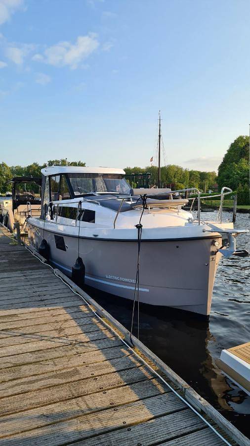Boot für 3 Personen, mit Terrasse und Ausblick sowie Seeblick