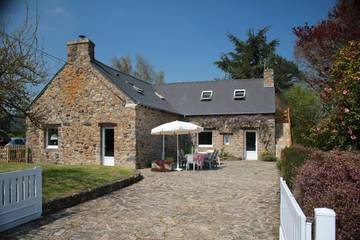 Gîte pour 8 personnes, avec jardin et terrasse à Plédran