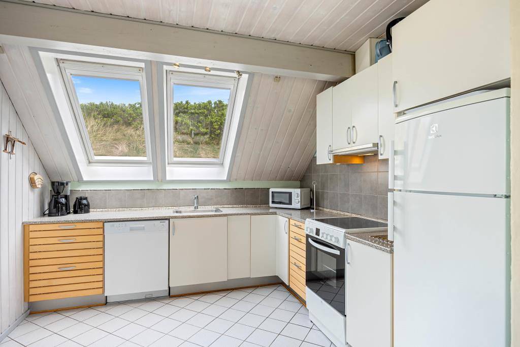 Strandnah Ferienhaus mit Sauna und Spa in Henne Strand in Henne, Varde
