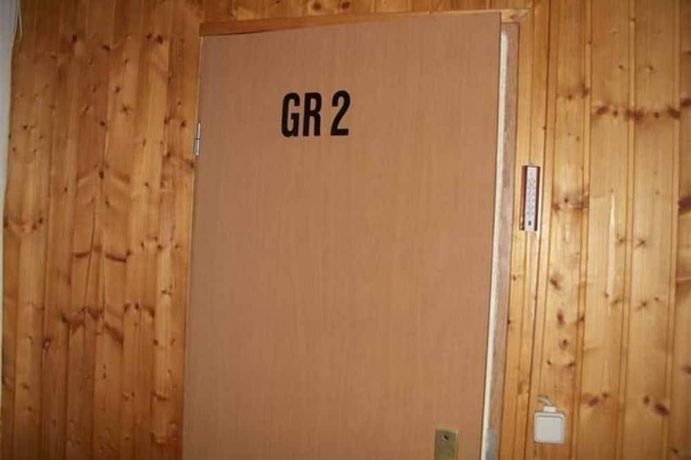 Einzelzimmer + Aufbettung (Gr 2) - Haus Mellin in Neubrandenburg, Mecklenburgische Seenplatte