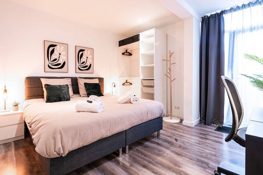 Geheel appartement, Perfect voor studenten of bezoekers: een 1-slaapkamerappartement nabij Tilburg University, met eenvoudige toegang tot 013 Poppodium, de Efteling, Safaripark Beekse Bergen en het bruisende nachtleven van de Piushaven. in Tilburg, Noord-Brabant