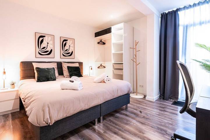 Ganze Wohnung, Perfekt für Studierende oder Besucher: eine 1-Zimmer-Wohnung in der Nähe der Universität Tilburg, mit guter Anbindung an das 013 Poppodium, den Efteling, den Safaripark Beekse Bergen und das lebendige Nachtleben am Piushaven. in Tilburg, Nordbrabant