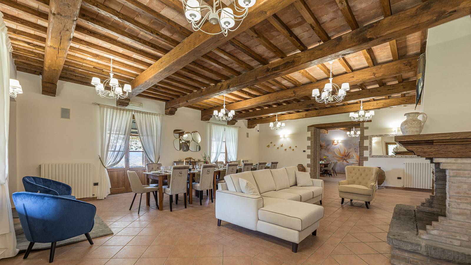 Villa voor 15 personen met tuin in Valfabbrica, Provincie Perugia