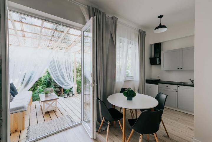 Apartament wakacyjny dla 7 osób, z ogród i widok w Dębki