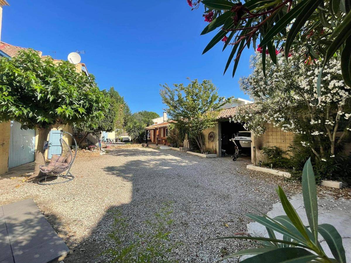 Appartement entier, Velezia Love in Roujan, Côte méditerranéenne (France)