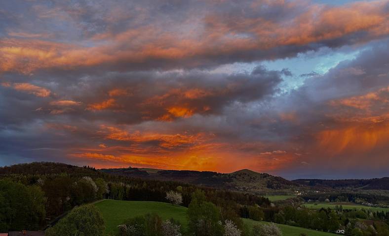 Ganze Ferienwohnung, Ferienwohnung mit 2 Schlafzimmern und Balkon in Poppenhausen, Rhön-Hessen