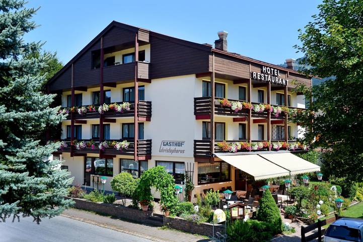 Hôtel pour 4 personnes, avec jardin et balcon, adapté aux familles