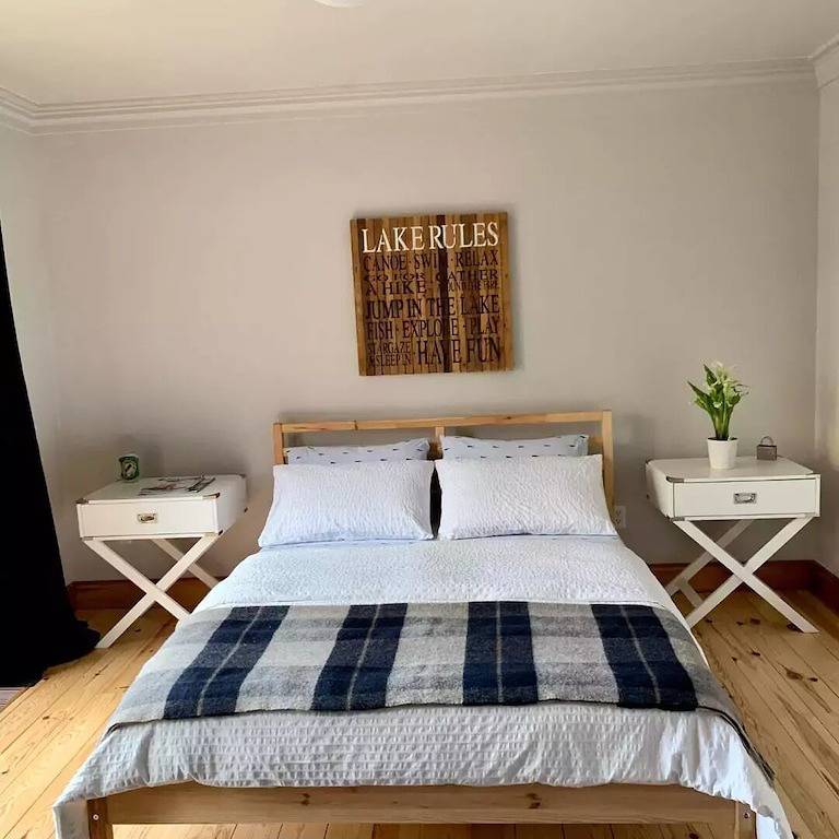 Hot tub. Sauna. Sandy beach. Heritage trail. in Hastings Highlands, Ontario