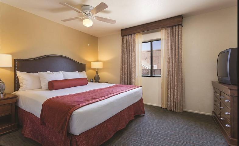 Hotel for 4 people, with pool in Lake Havasu City