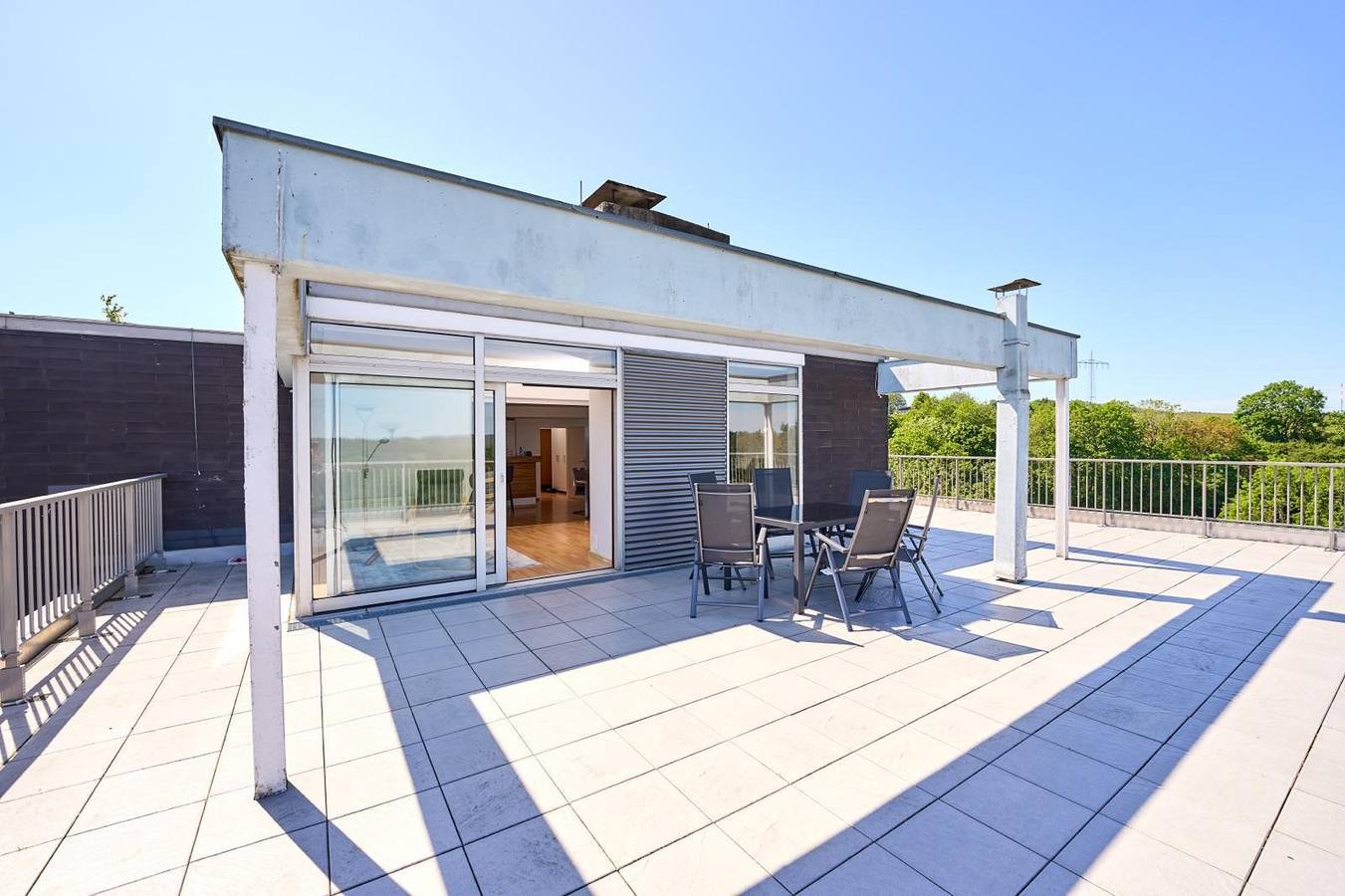 Ganze Ferienwohnung, Panoramasicht - Daun von oben in Daun, Vulkaneifel