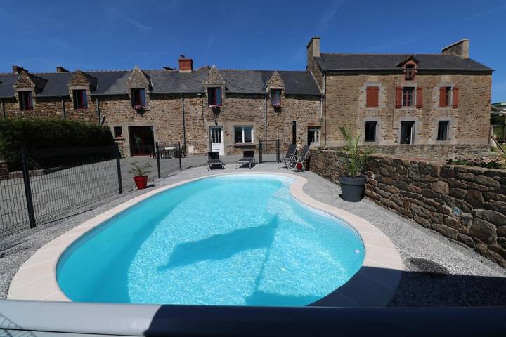 Gîte pour 8 personnes, avec jardin ainsi que piscine et terrasse en Bretagne - 3