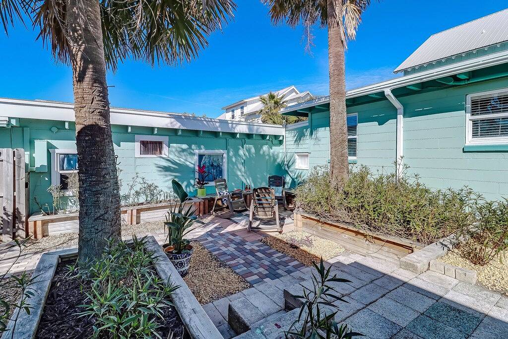 Ganze Wohnung, Sea Glass Cottage #3 | Renovated | Beachfront w/Dune Views | Outdoor Courtyard in Fernandina Beach, Amelia Island