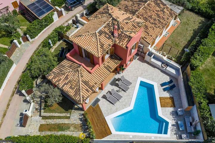 Villa Maria: Nuova Piscina Privata, 3 Camere, Mare a 5 Minuti a Piedi in Foxi Murdegu, Tertenia