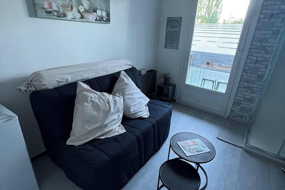Chambre Mini Studio Avec Cuisine in Montélimar, Región de Nyons