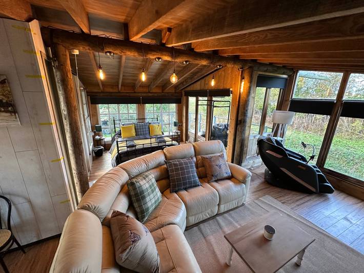 Vacation rental for 2 people, with hot tub and balcony in Sherwood Forest
