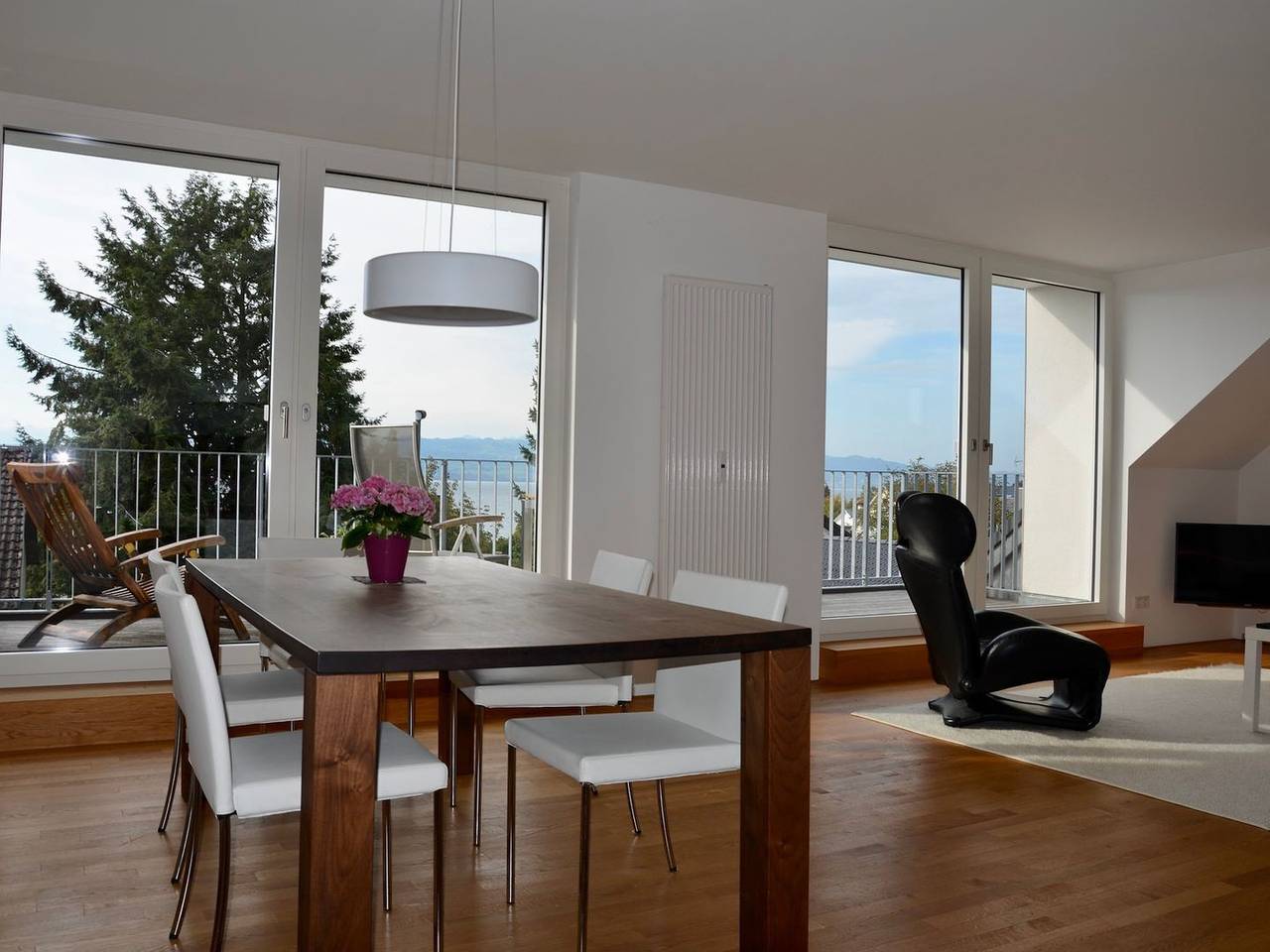 Ganze Wohnung, Ferienwohnung 180 Grad - im 2. Og mit Panoramafenster, 180 Grad See-u. Bergblick in Wasserburg (Bodensee), Bayerisch Schwaben