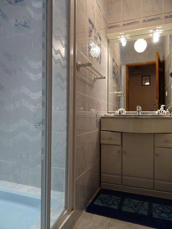 Location de vacances pour 8 personnes, avec terrasse et jardin, animaux acceptés à Castelnau-de-Mandailles - 4