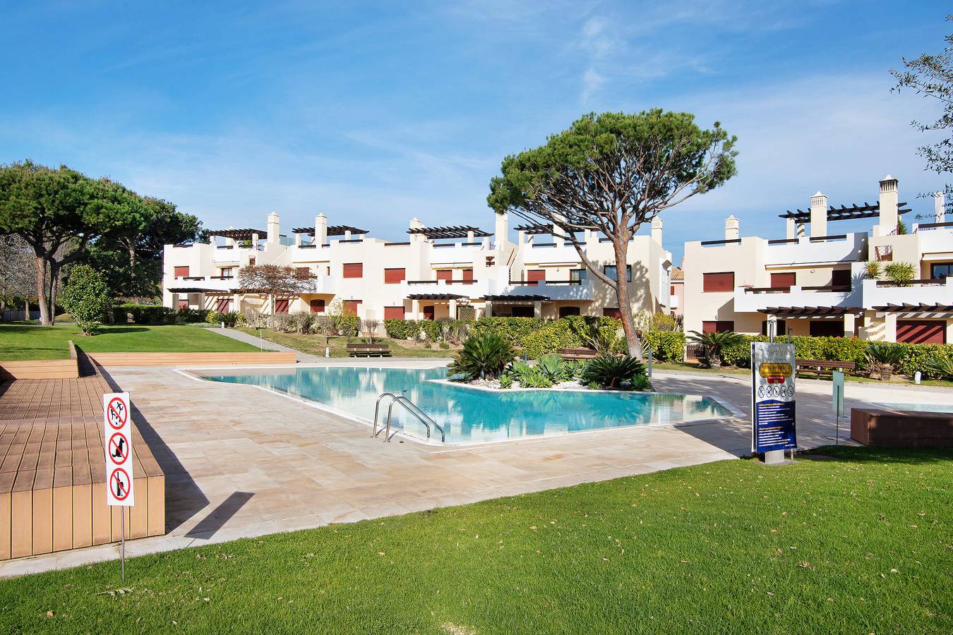 Casa de vacaciones 'Golf Vila Sol - Algarve Paraíso' con piscina compartida y aire acondicionado in Quarteira, Distrito de Faro