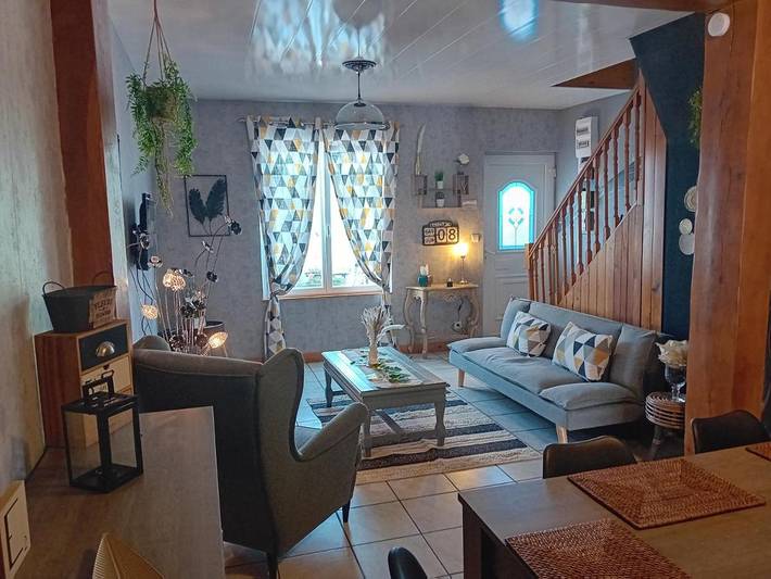 Gîte pour 8 personnes, avec jardin et vue, adapté aux familles dans Effry
