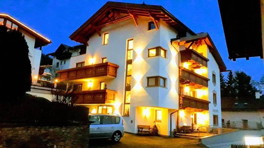 BnB für 2 Personen, mit Balkon und Terrasse sowie Garten und Ausblick in Serfaus