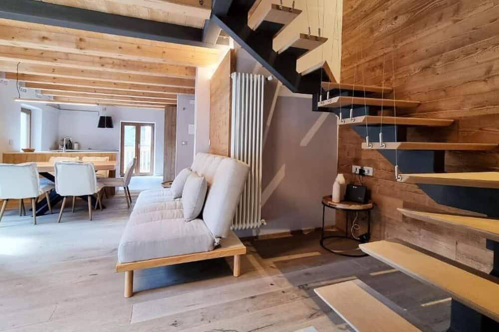 Entire apartment, Alpine Chic Retreat in Courmayeur, Massif du Mont-Blanc