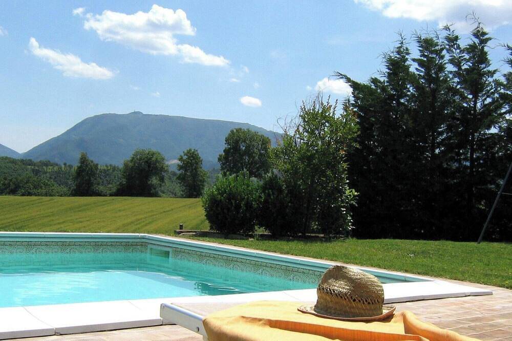 Appartamento intero, Flacher Flieder in Cagli, Valle del Metauro
