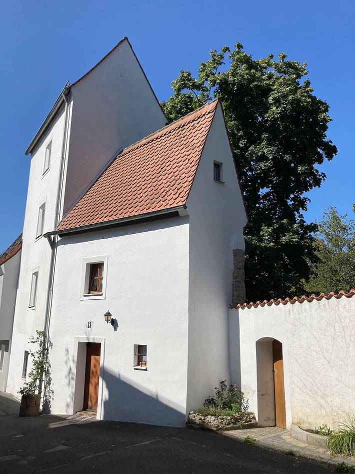 Ferienwohnung für 3 Personen, mit Balkon/Terrasse und Balkon sowie Terrasse und Garten