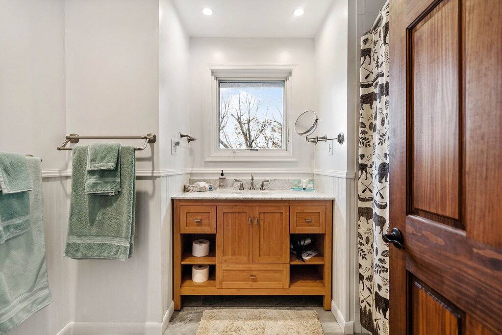 Lone Bear Cabin: Atemberaubende Aussicht auf die Berge, Kamin, Whirlpool. Zugang zum Fluss. in Page County