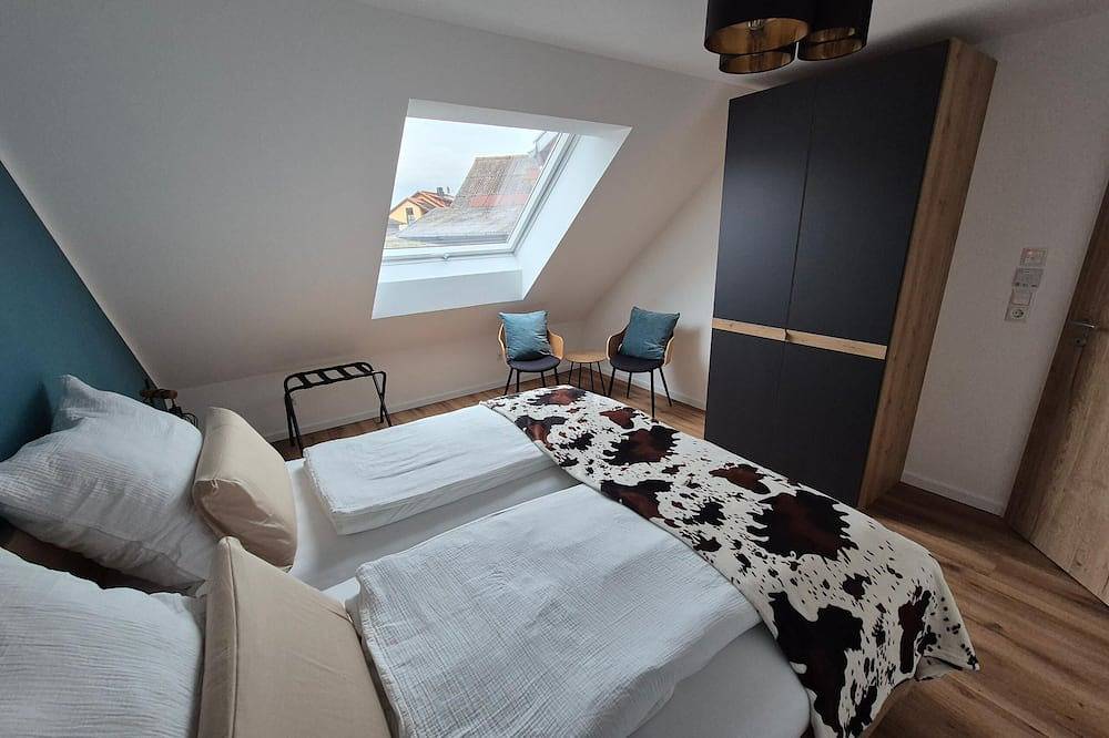 Ganze Wohnung, Gemütliche Ferienwohnung (60qm) mit Balkon in Bad Staffelstein, Oberes Maintal - Coburger Land