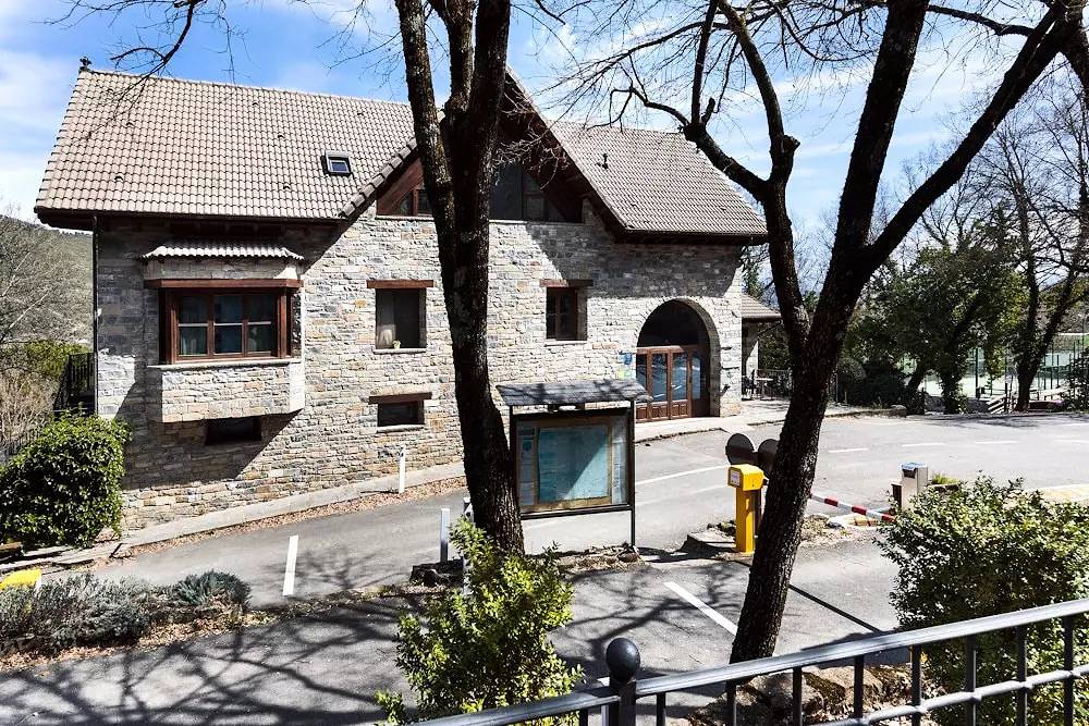 Apartamento entero, Cottage Family Tent 2 til 4 personas - 2 personas. incluido en el precio in Santa Cilia de Jaca, Pirineos