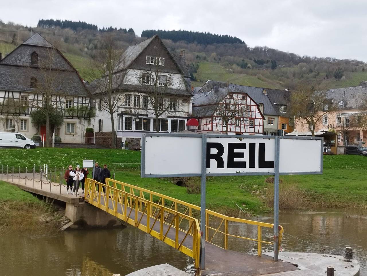 Ganze Ferienwohnung, Ferienwohnung Moselherz - Div. Leistungen, Bad, Wc, ruhig in Reil, Bernkastel-Kues & Umgebung