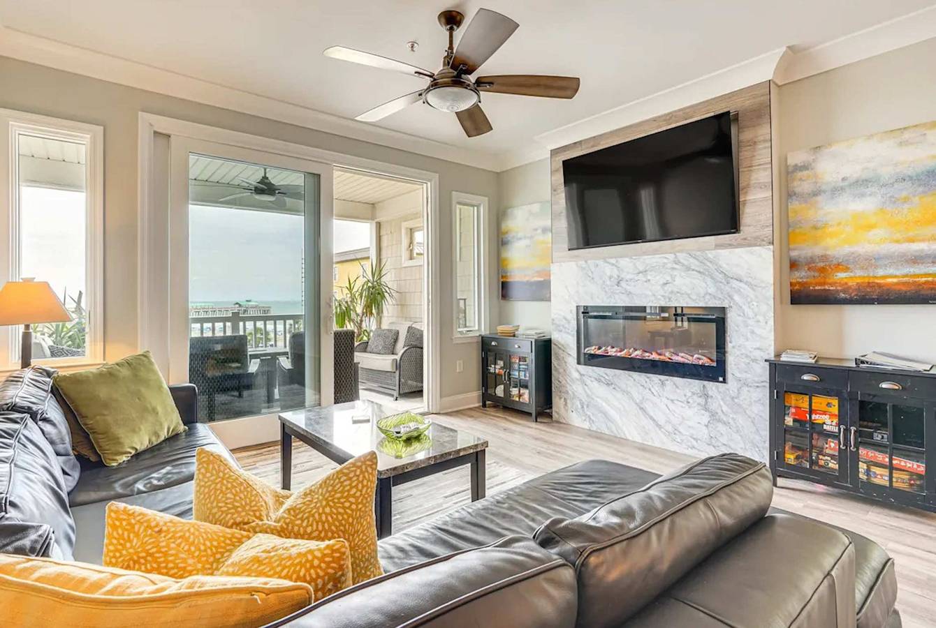 Entire apartment, San Souci By The Sea - Your Folly Beach Oasis in Folly Beach, Charleston County