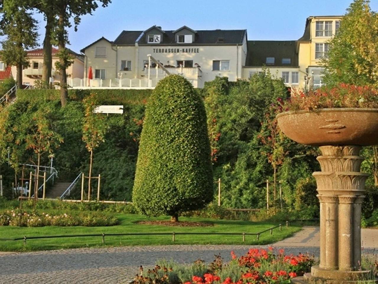 Ganze Ferienwohnung, Ferienwohnung 2 mit Meerblick und Südbalkon - Ferienwohnung 2 mit Meerblick und Südbalkon in Seebad Heringsdorf, Heringsdorf