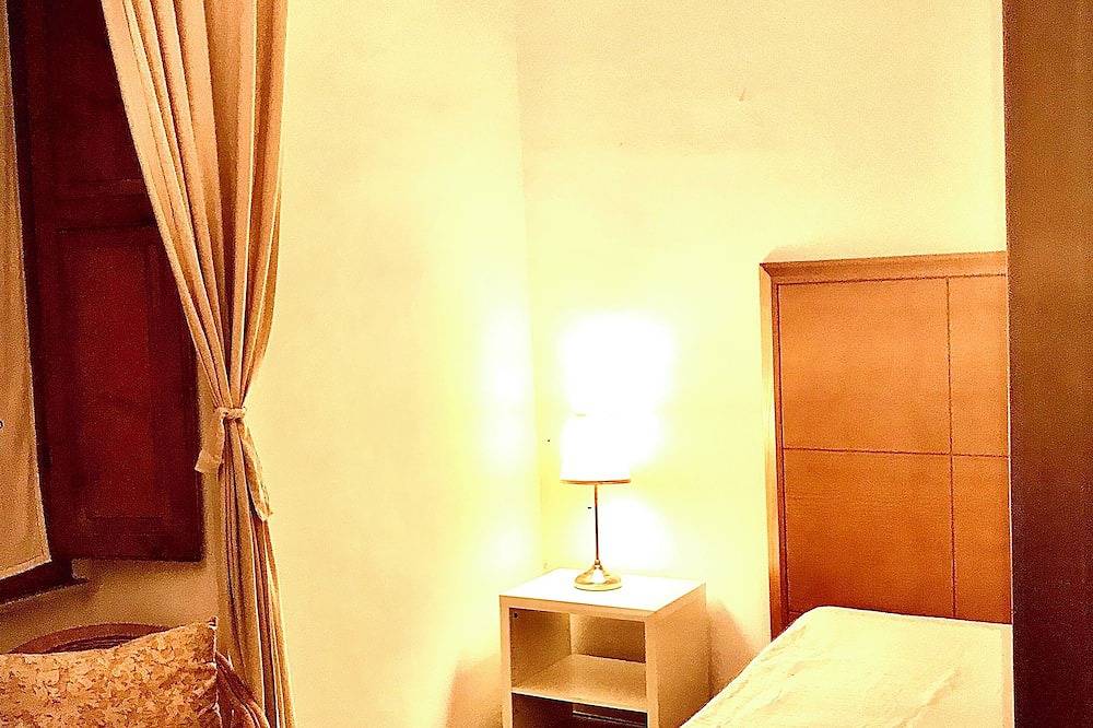 Ganze Wohnung, Le Sibille in der Nähe des Kolosseums, Terrasse, Wlan, Babybett. Letzte Minute! in Rom Zentrum, Rom