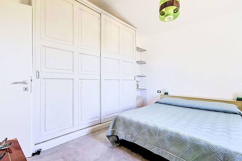 Atemberaubendes alleinstehendes Ferienhaus mit  W-Lan, Klimaanlage, Tv, Innenhof, Haustiere erlaubt in Foce Verde, Latina