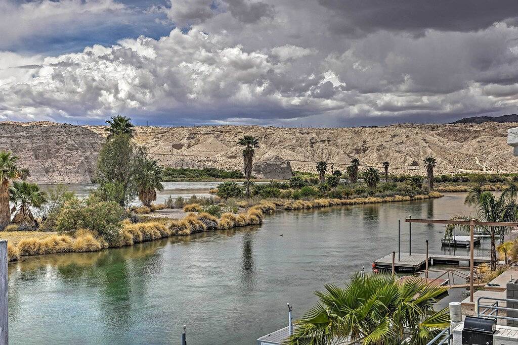 Schönes 2Br Bullhead City House mit Blick auf den Fluss in Lake Mohave, Mohave County