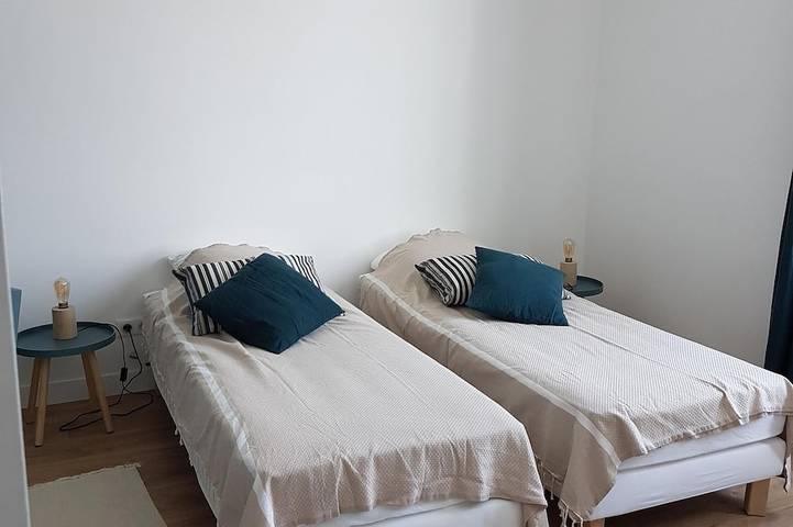 Location de vacances pour 12 personnes, avec terrasse et jardin à l' Île d'Yeu - 3