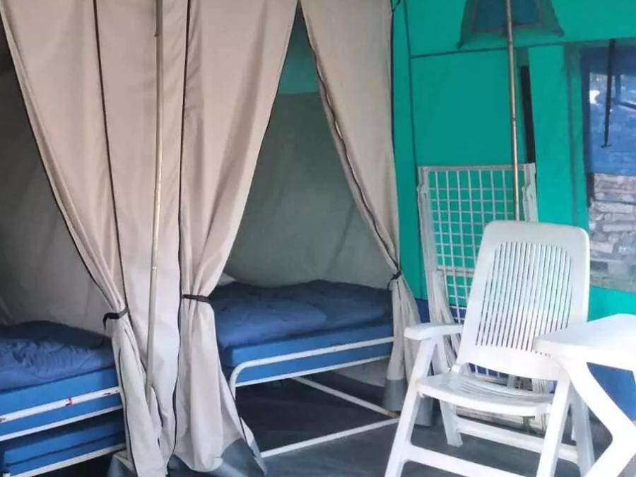 Camping City  - Tent 4 persons - Navajo 4 Room Tent Without Sanitary Facilities in Arles, Medelhavskusten (Frankrike)