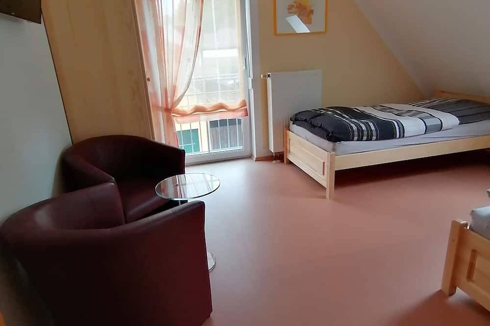 Ganze Wohnung, Ferienwohnung Dorfzauber mit Kirchblick in dem Dörfchen Joshofen in Neuburg an der Donau, Romantische Straße