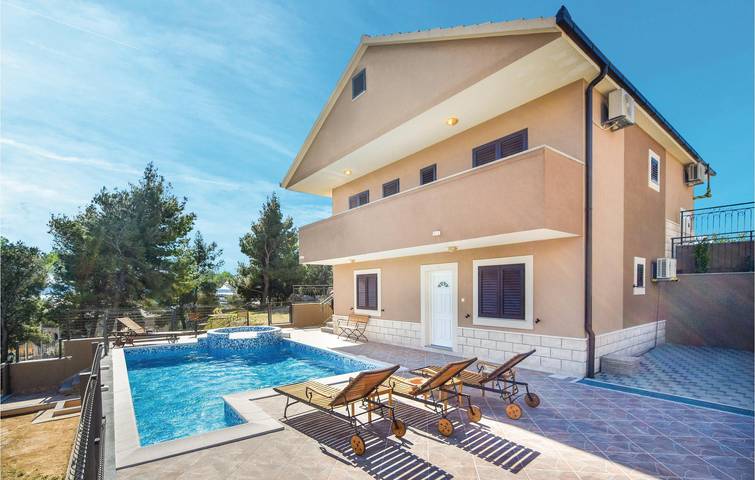 Ferienhaus für 9 Personen, mit Terrasse - 1