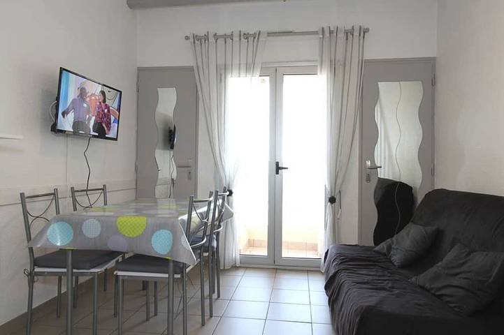 Gîte pour 2 personnes, avec balcon dans Port De Balaruc Les Bains - 4