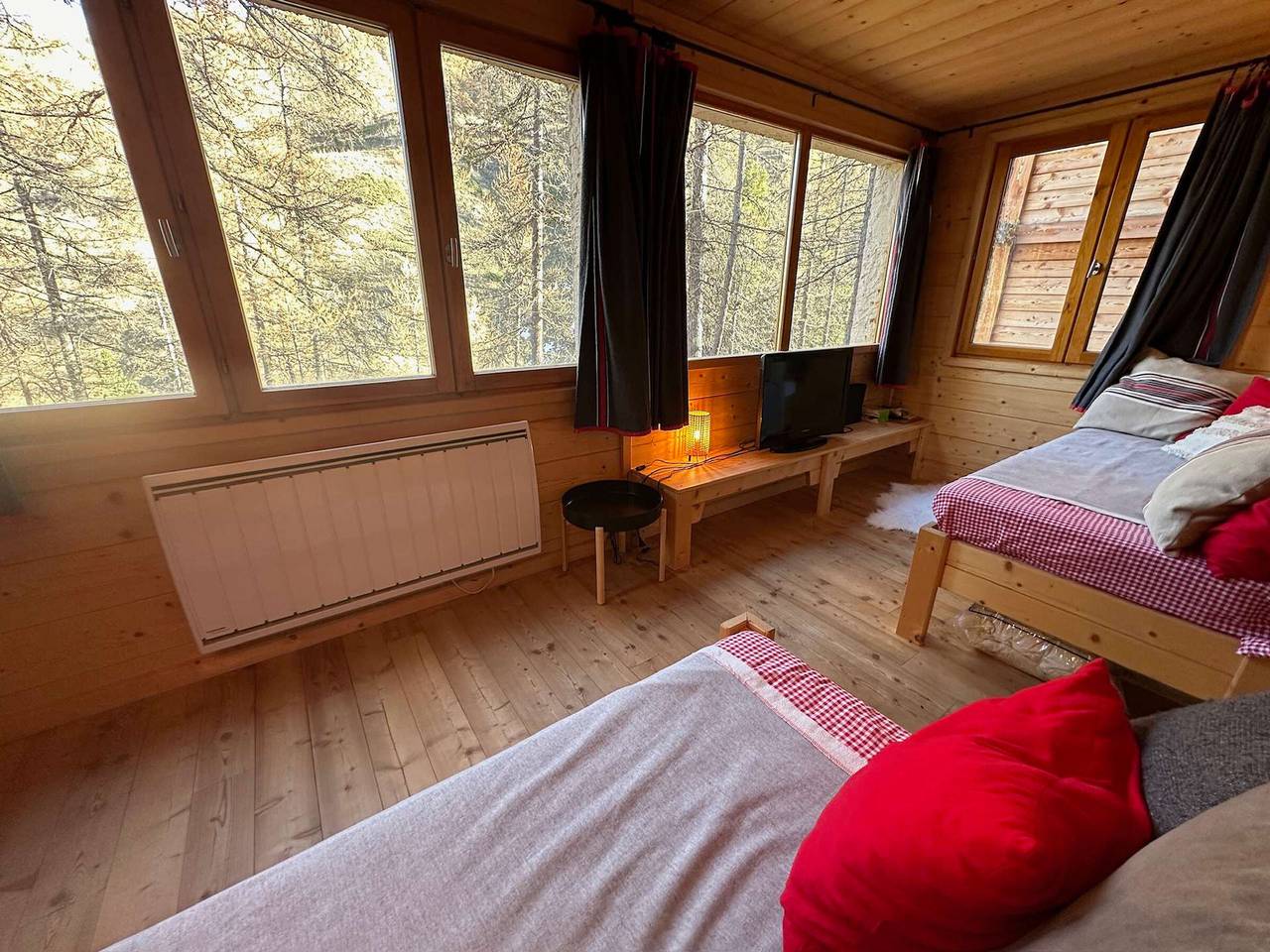 Chalet familial avec cheminée à Vars in Vars, Région de Briançon