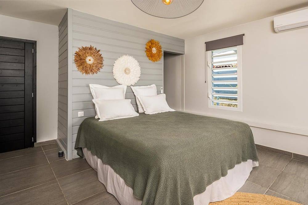 Villa The Blue Giraffe, Near the Soufrière Volcano in Gourbeyre, Guadeloupe (Caribbean)